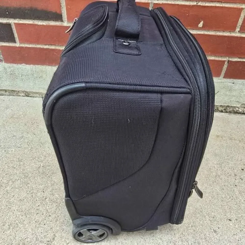 TravelPro Maxlite 4 Rolling Tote - Black